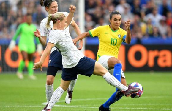 德信体育-巴拿马代表队在女子足球比赛中战胜大有实力队