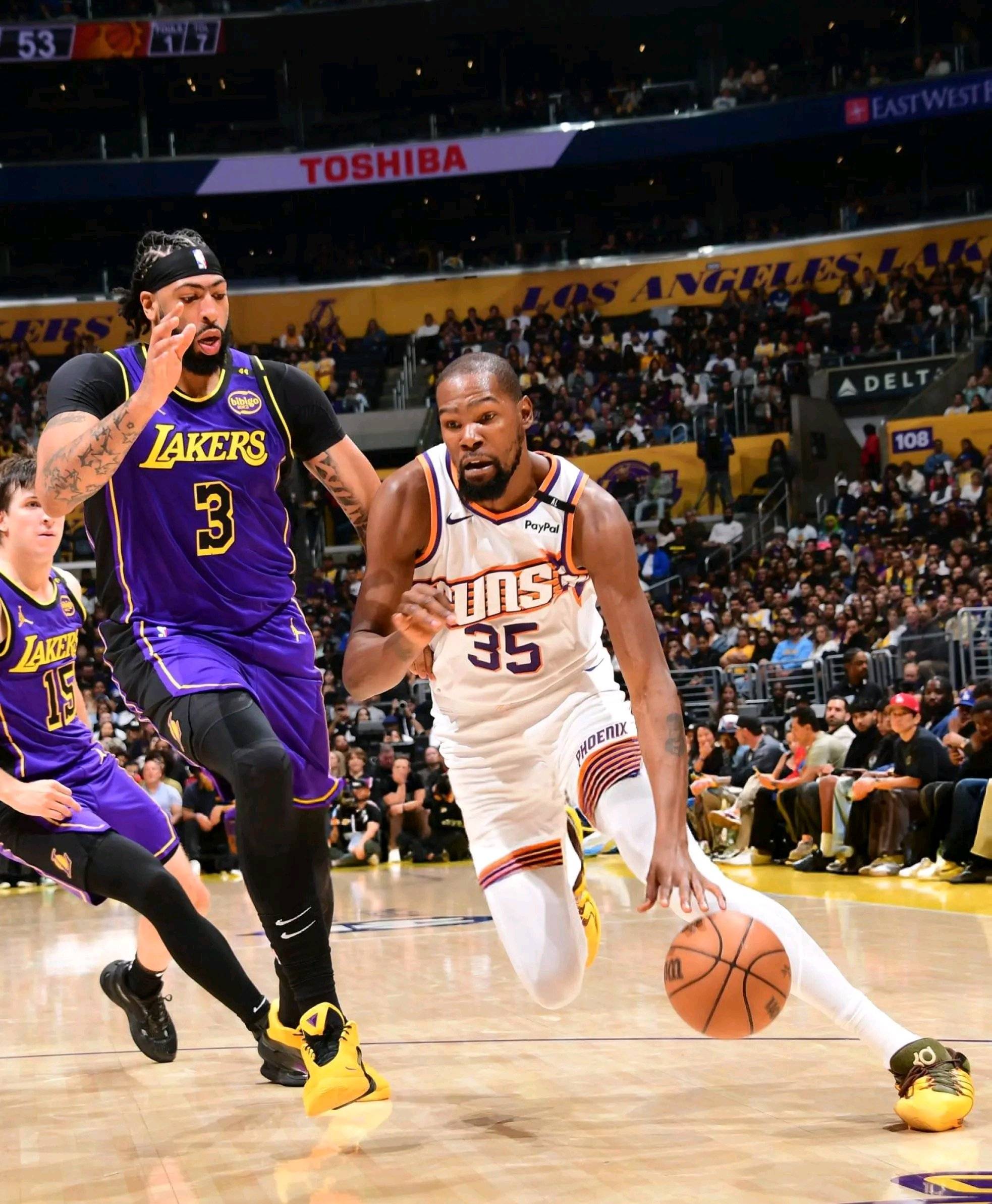 德信体育app下载-湖人不敌热火，詹姆斯全场22分10篮板