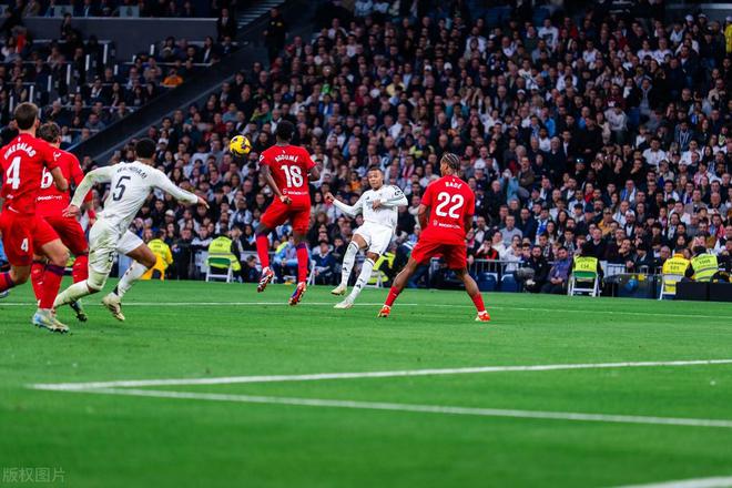 德信体育-皇马主场不敌瓦伦西亚，西甲排名下滑至第五位