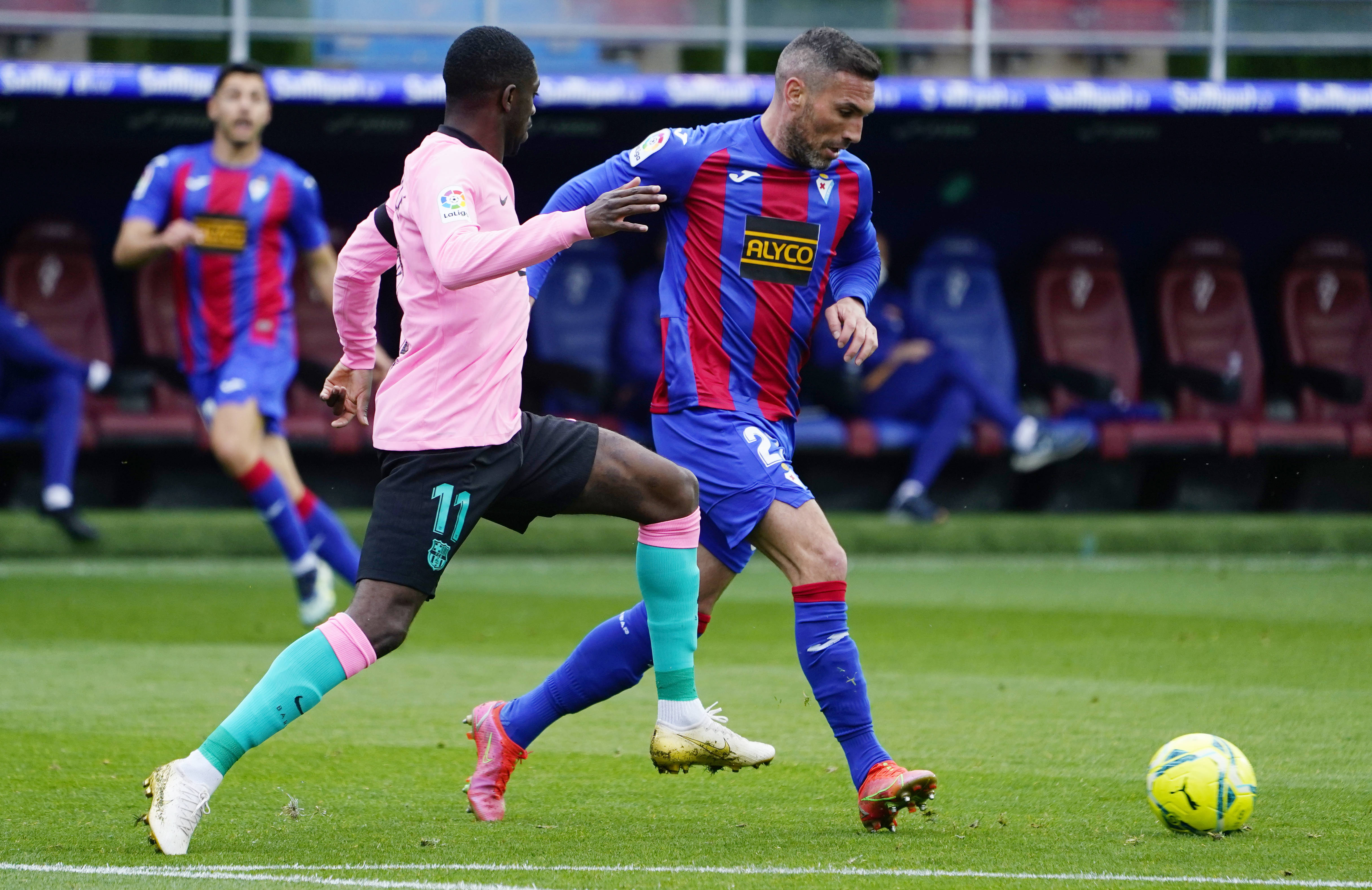 德信app-埃瓦尔主场惨败，降级压力倍增