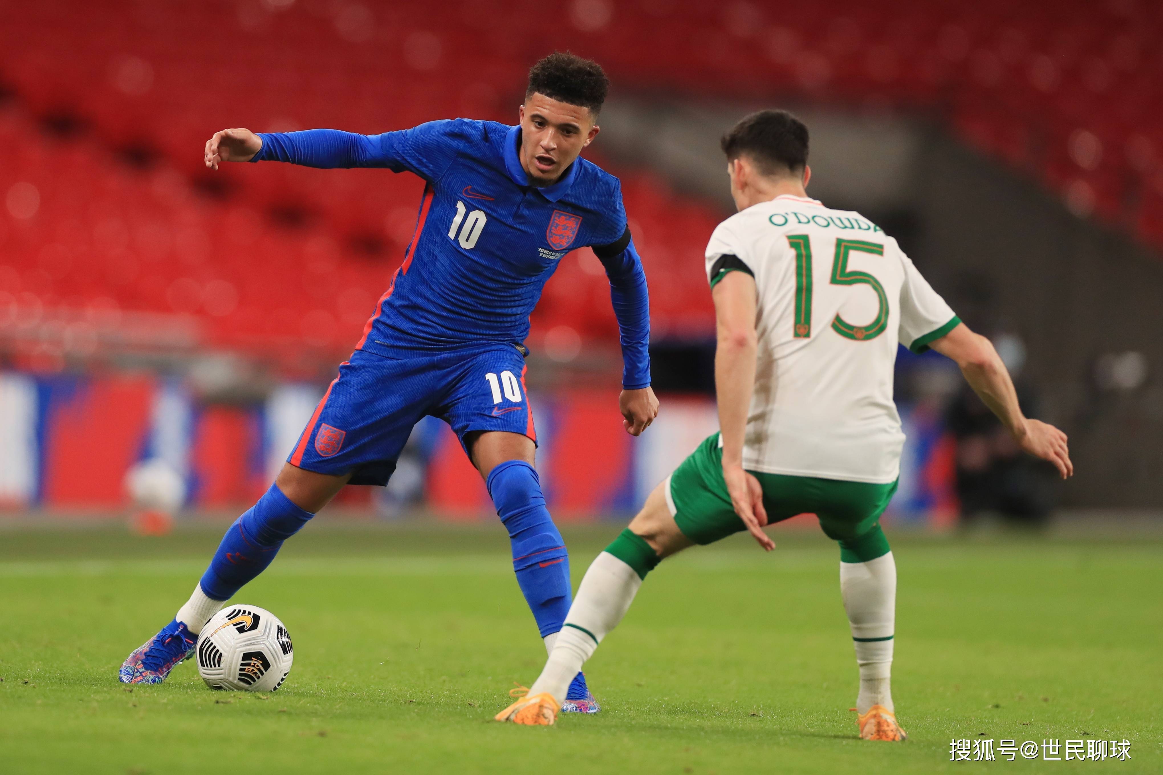 德信体育app下载-爱尔兰球员备战比赛，迎接挑战