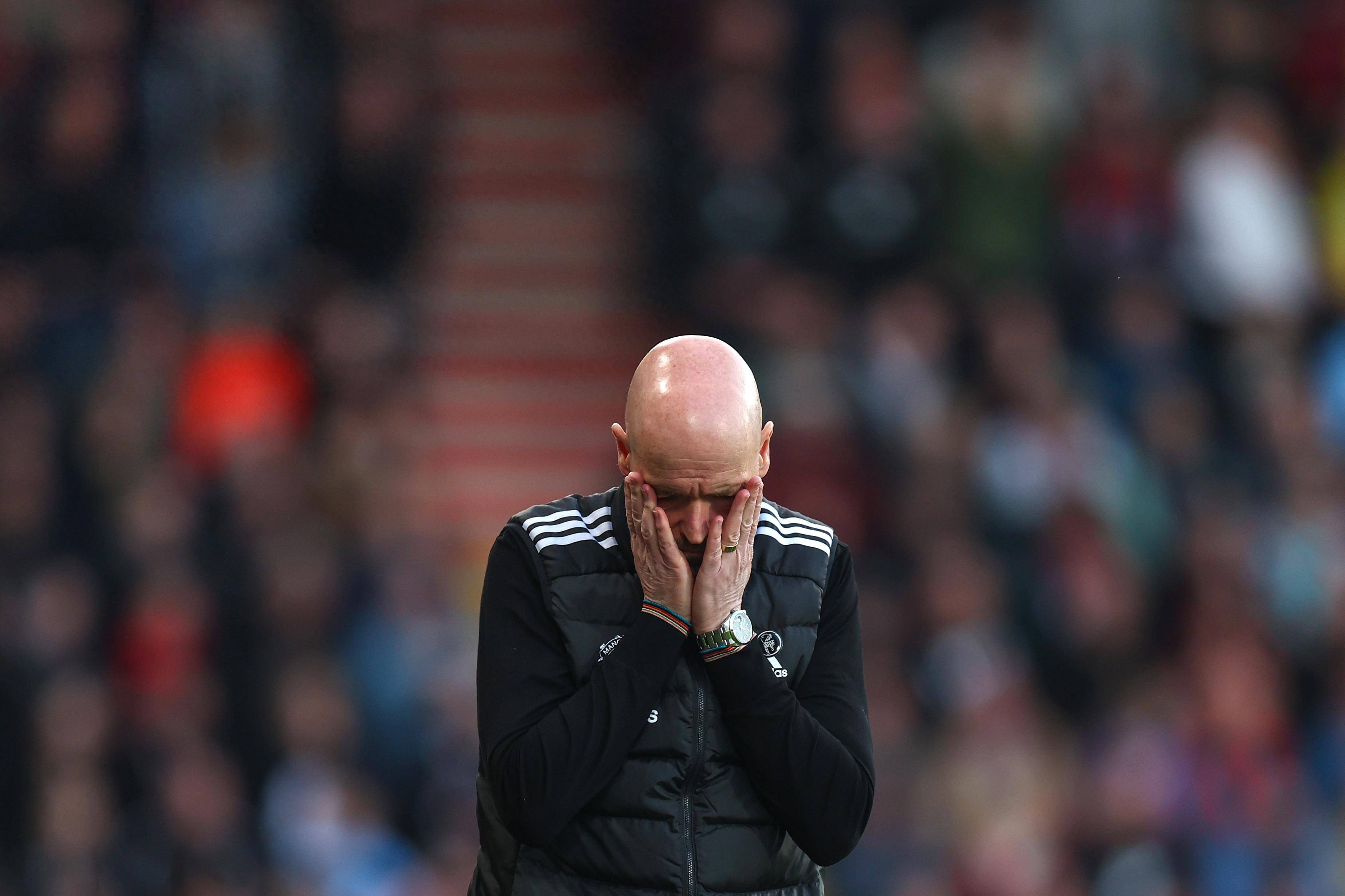 曼联遭遇关键失利，形势不利