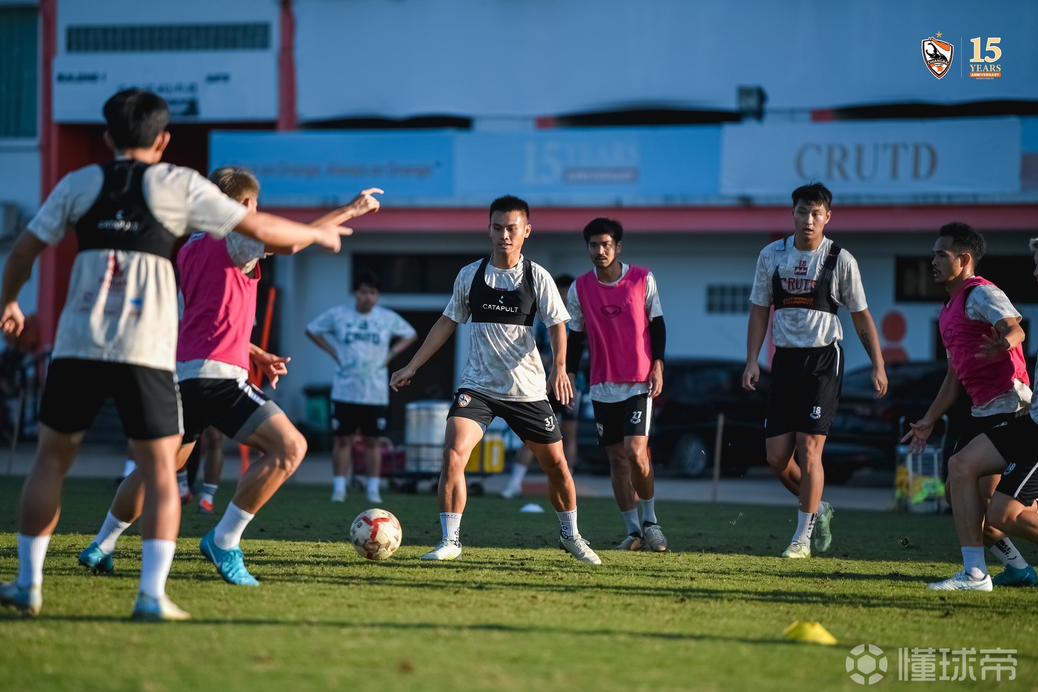 世界级球星合练备战,致力夺冠 世界级球星合练备战,致力夺冠