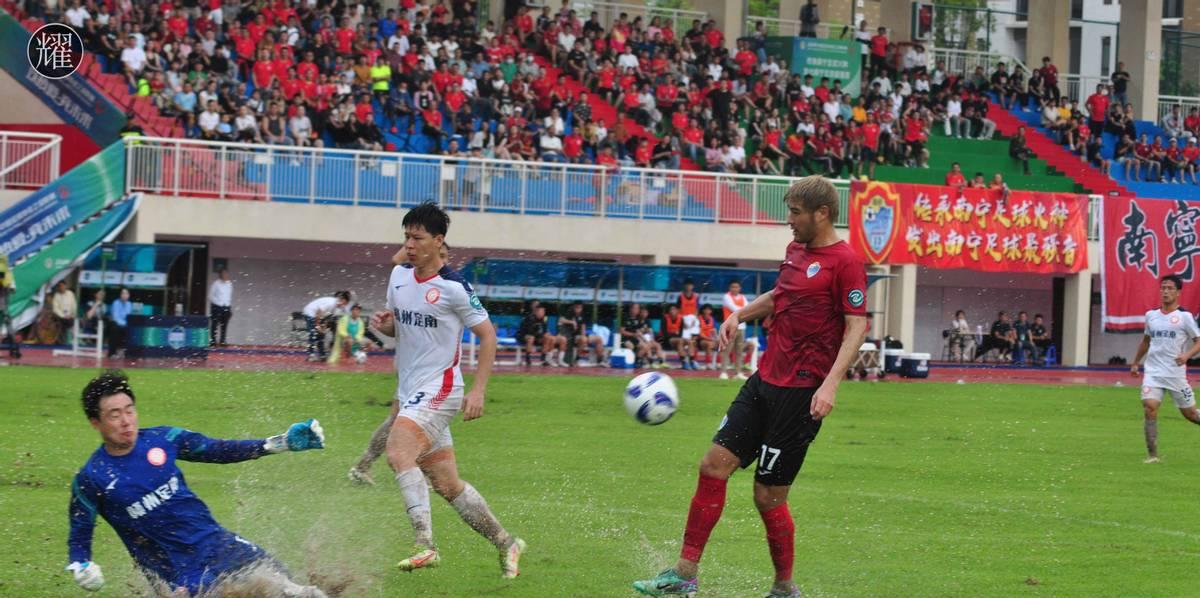 德信app-足球盛宴在即，各路豪强集结争霸