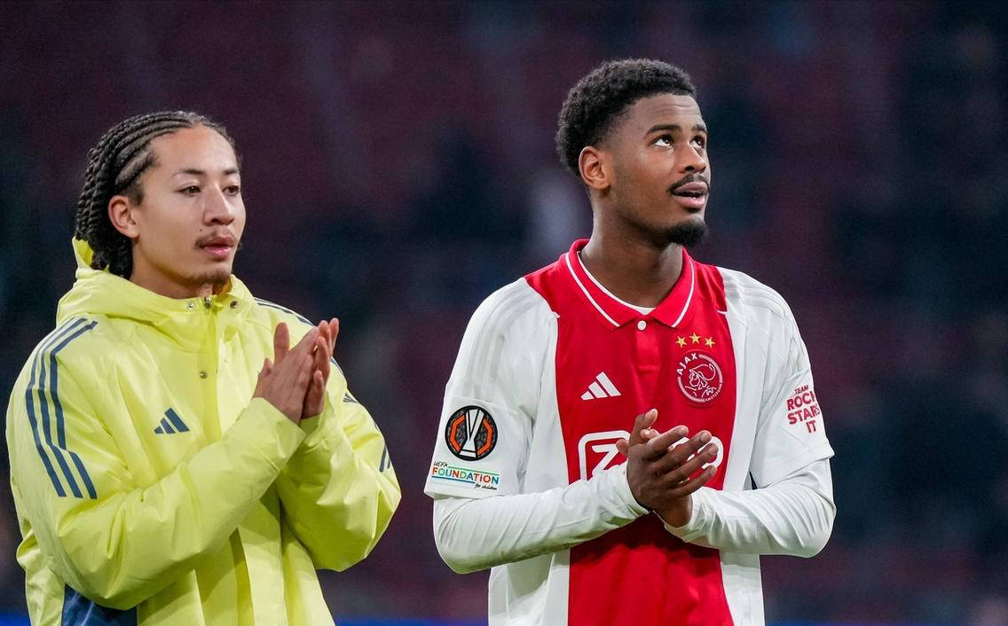 阿贾克斯官方宣布青年球队提升计划,培养潜力新星 阿贾克斯官方宣布青年球队提升计划,培养潜力新星