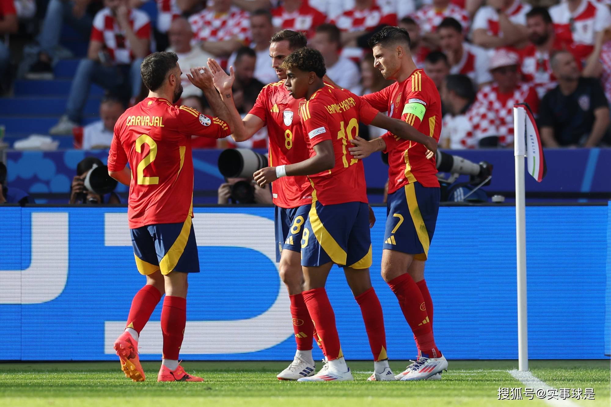 德信体育app下载-意大利队成功晋级,备战决赛