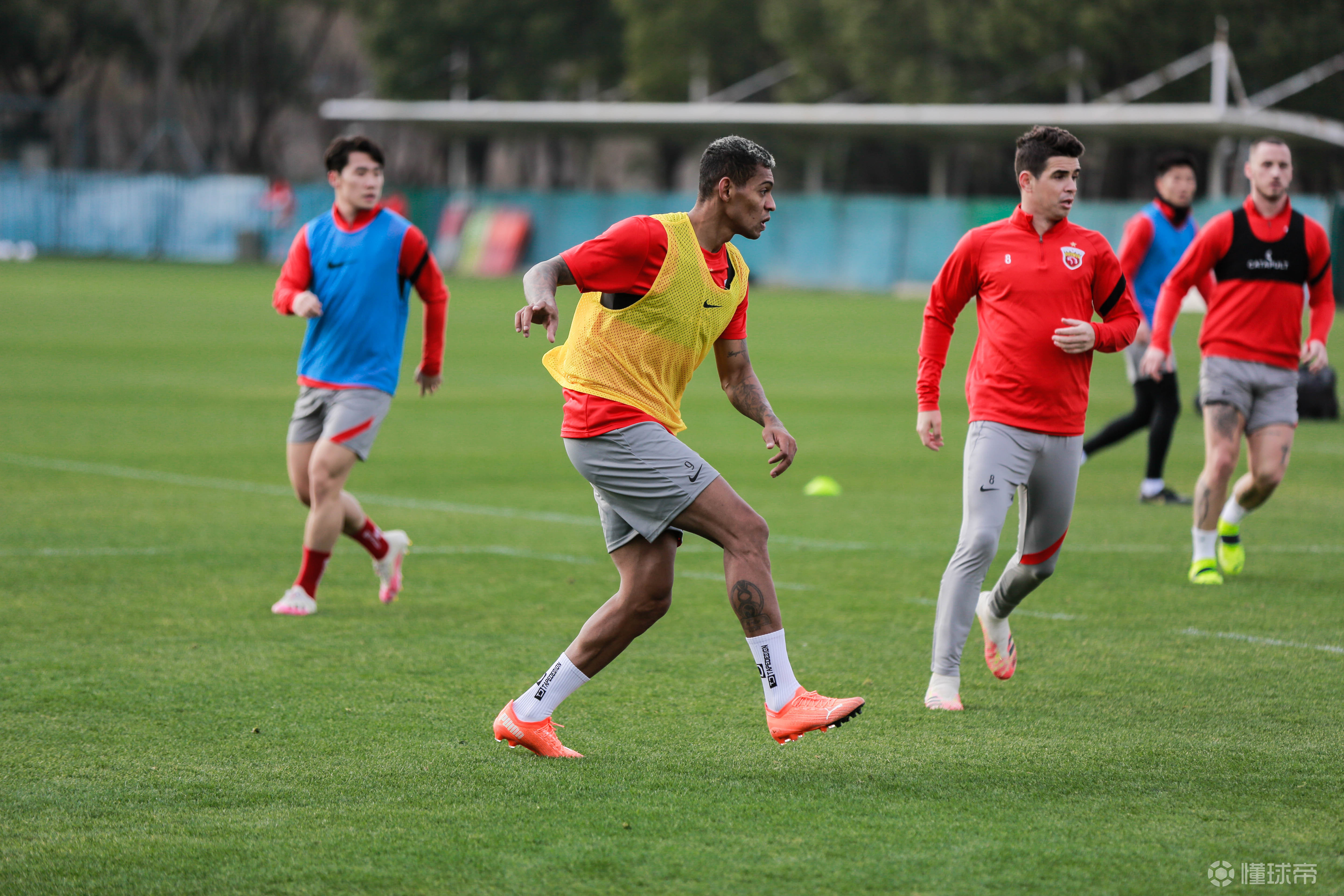 强者之争：欧洲实力派球队备战最终胜利