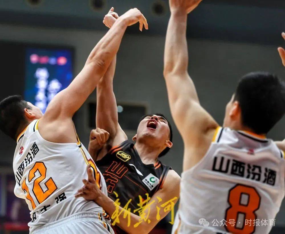 德信体育app下载-青岛男篮惜败山东队，遭遇两连败