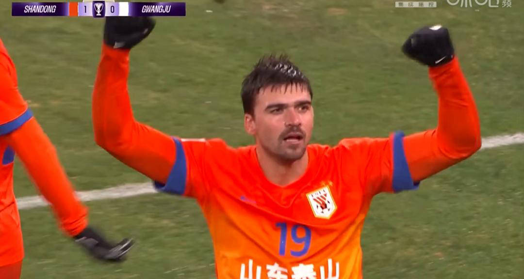 德信体育app下载-罗马集结备战关键战，全队全力备战