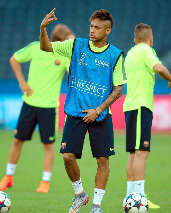 德信app-巴塞罗那主帅赞扬球员训练态度，备战全力