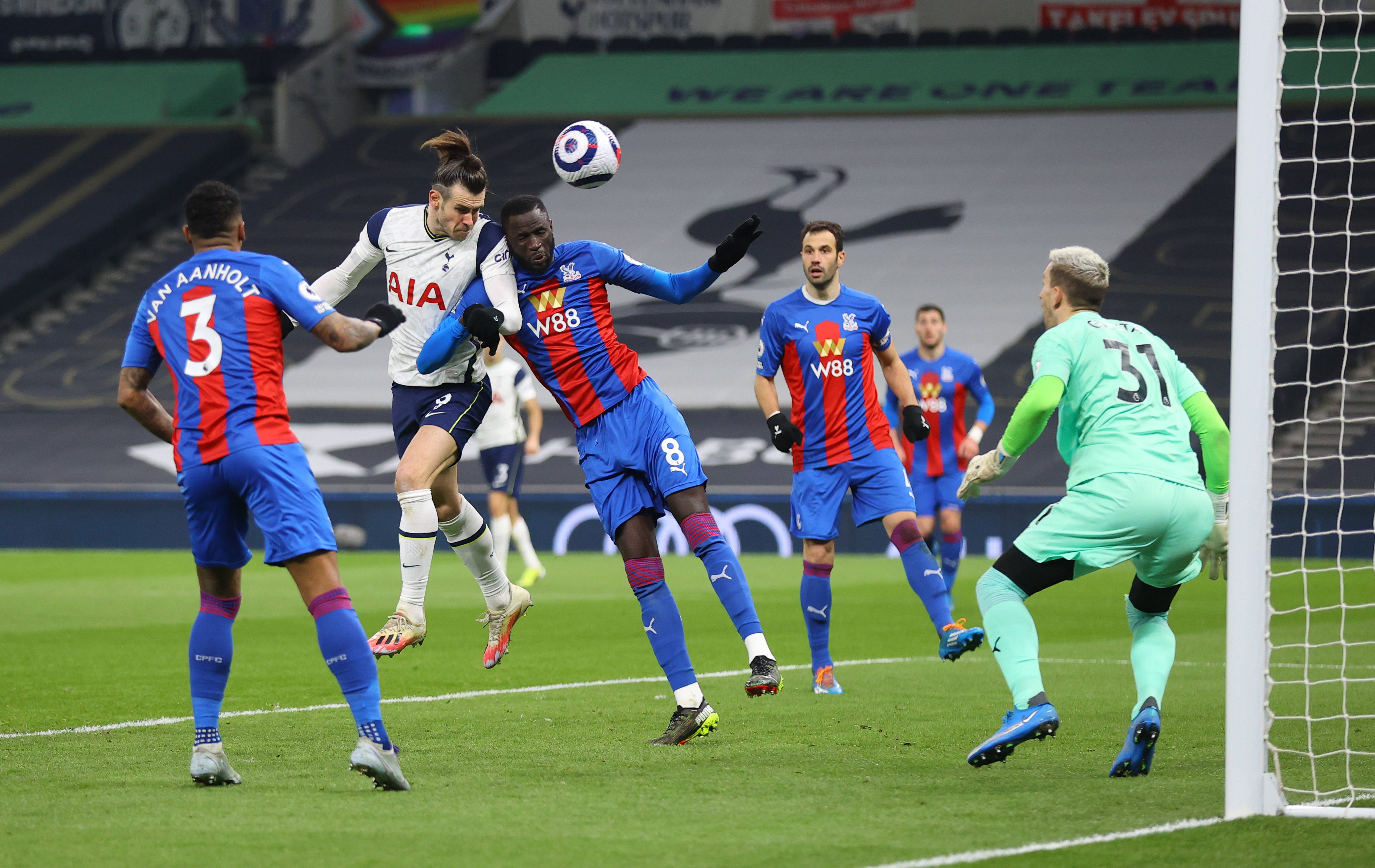 纽卡斯尔遭遇主场失利,积分榜位置下滑 纽卡斯尔遭遇主场失利,积分榜位置下滑