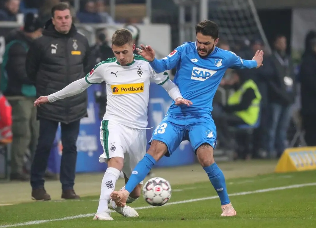 德信体育-捷克奥门将两传一射，霍芬海姆大胜科隆