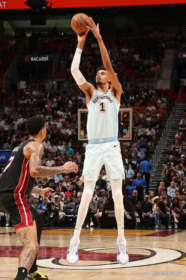 德信体育app下载-马刺主场不败纪录终结，堪称惊世之战