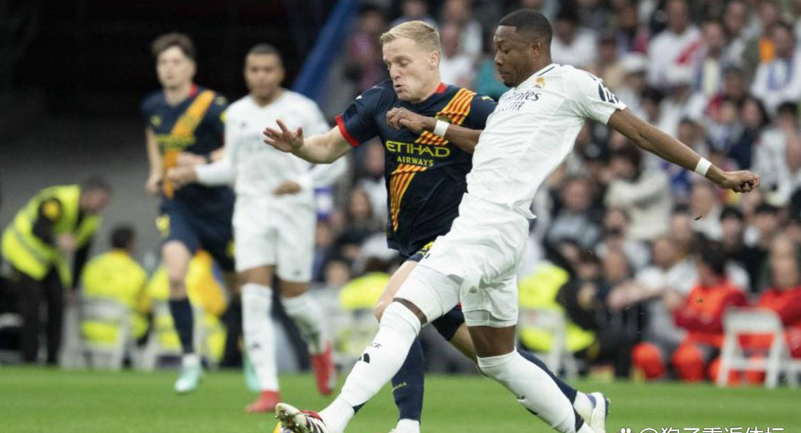 德信体育app下载-尼斯球员踢进世界波，引发球迷狂欢