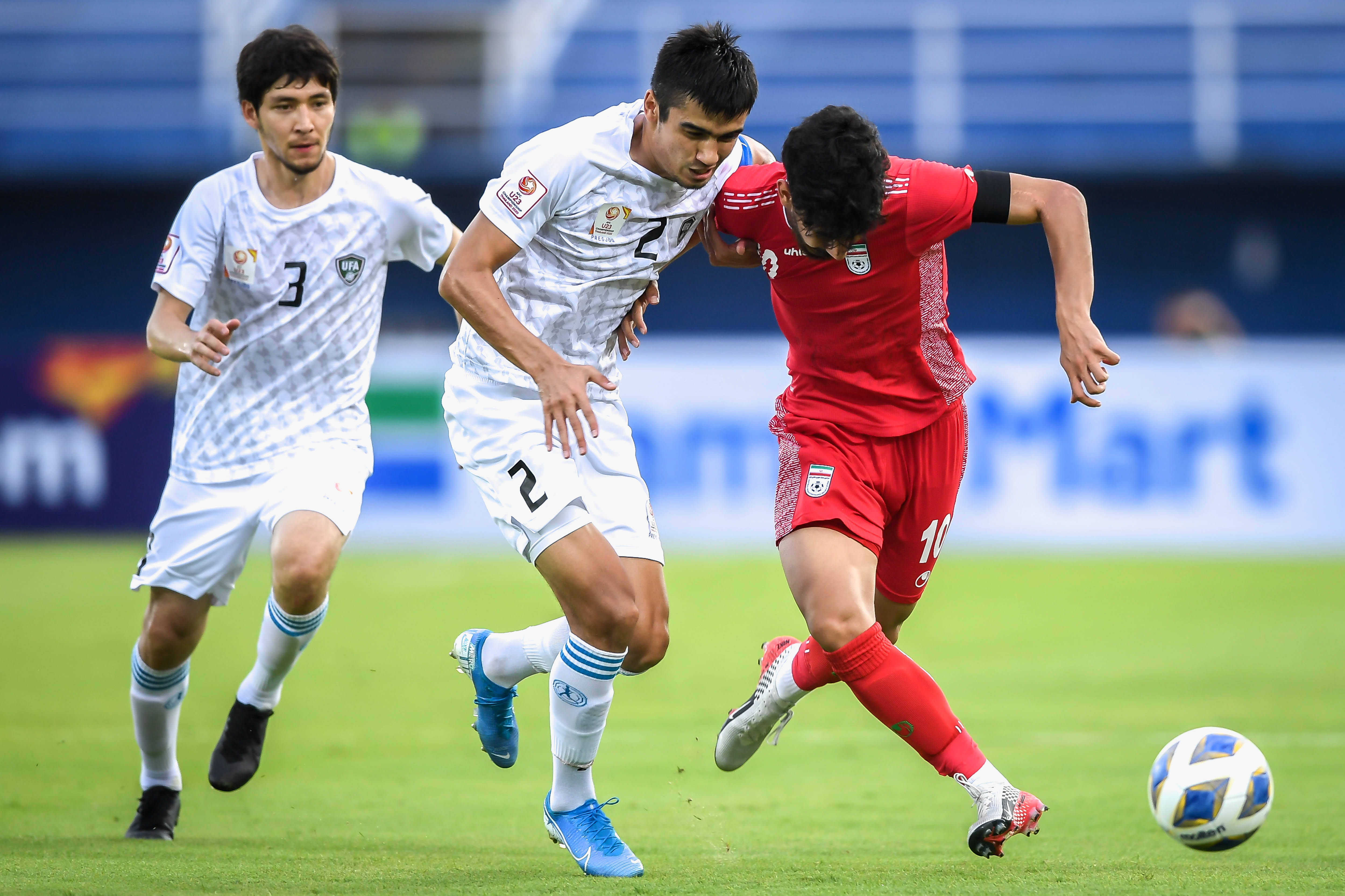 德信官网下载-马来西亚队伍合作默契，夺得团体赛季军