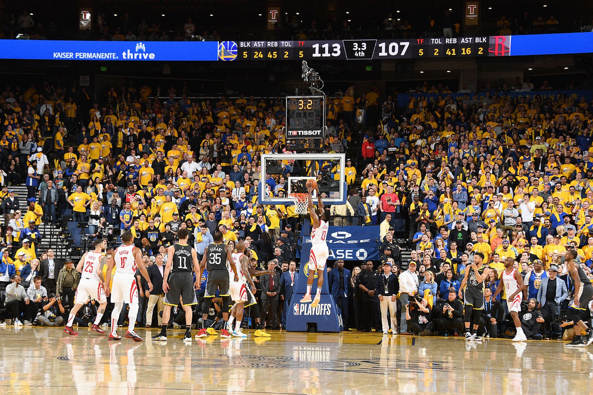 火箭主场战胜勇士,取得胜利 火箭主场战胜勇士,取得胜利