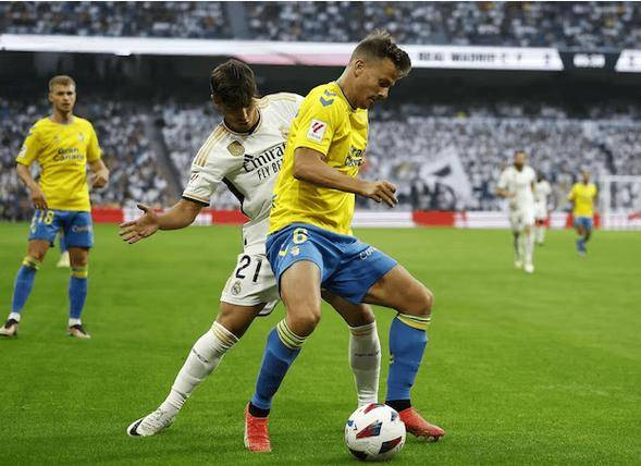 德信体育-比利亚雷亚尔主场大胜格拉纳达,领先积分榜