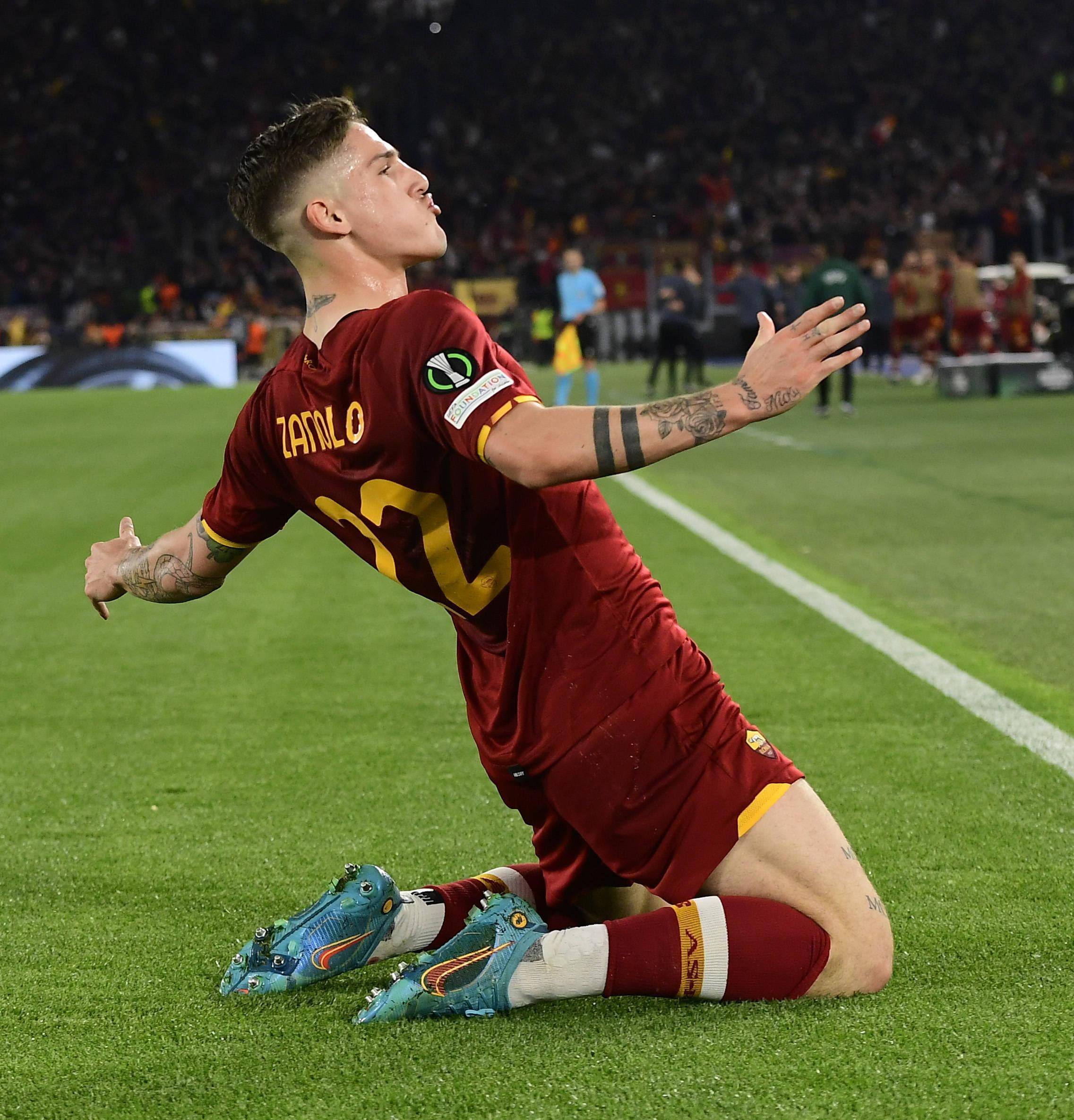 德信体育app下载-罗马客场大胜，晋级前景一片光明