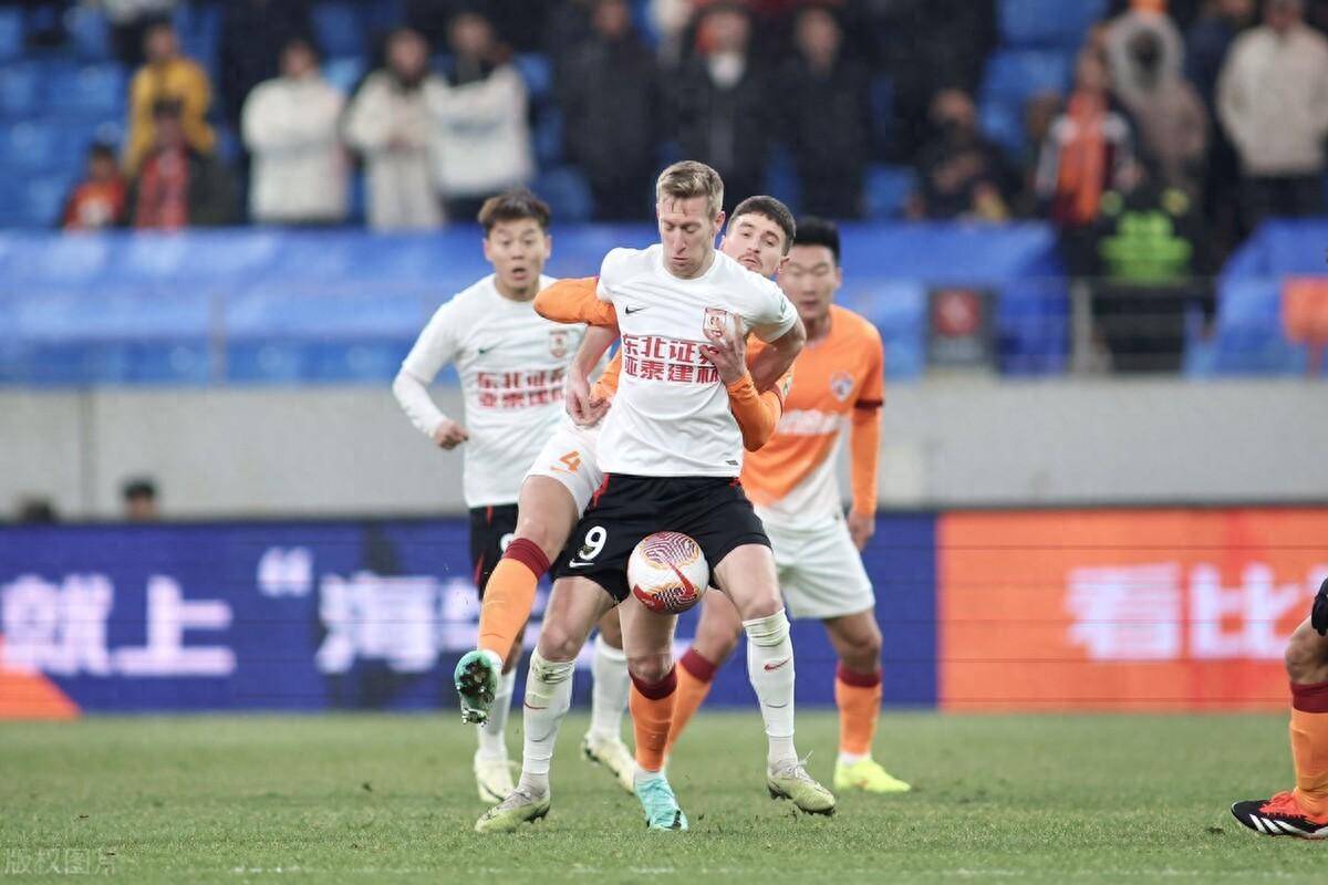 太原亿中超连续两轮进球,帮助球队取得宝贵一分! 太原亿中超连续两轮进球,帮助球队取得宝贵一分!