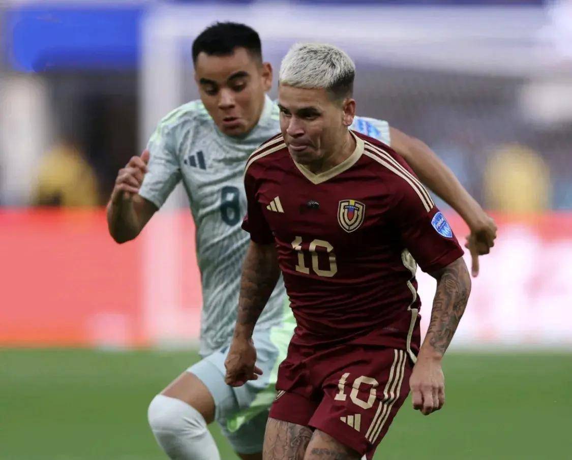 南美球队奋力拼搏,努力晋级 南美球队奋力拼搏,努力晋级