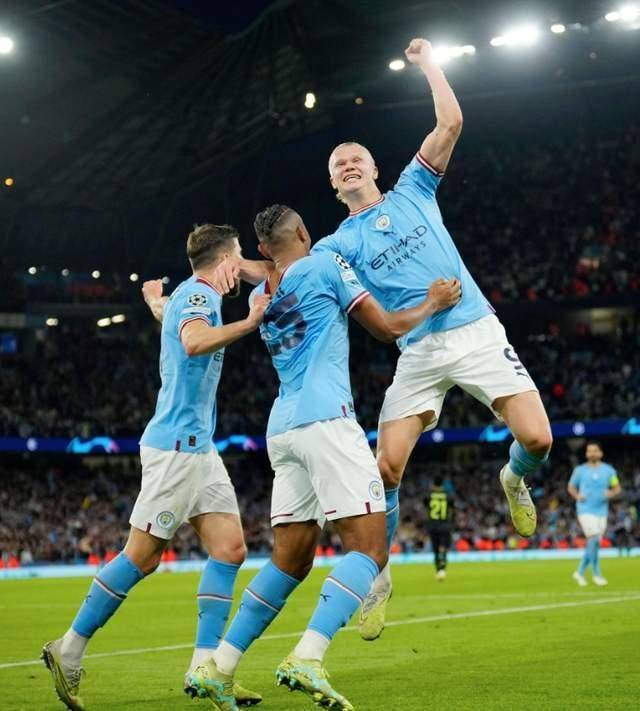 曼城中场球员传射突破对手防线 曼城中场球员传射突破对手防线