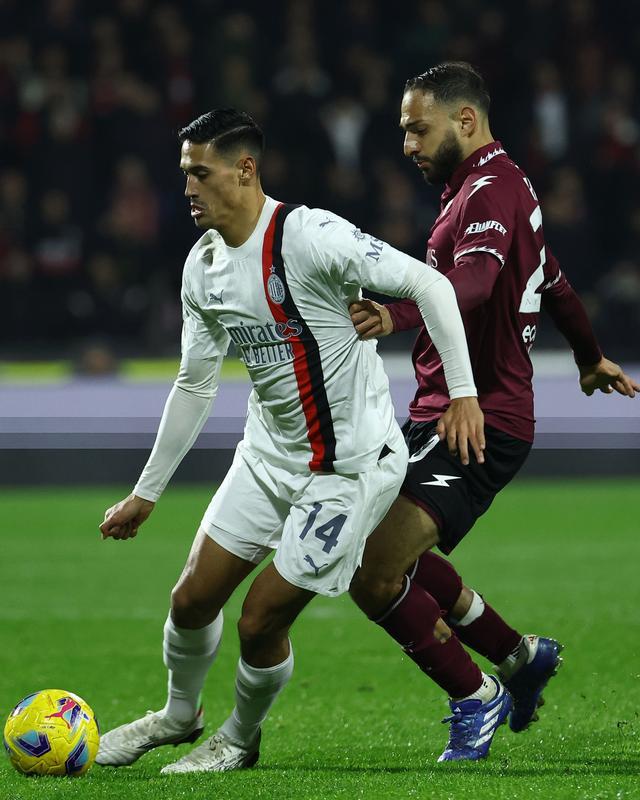 AC米兰逼平国米,欧冠希望渺茫 AC米兰逼平国米,欧冠希望渺茫