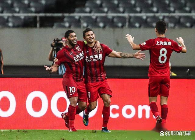 德信app下载-中国球队迎来澳洲挑战，上海上港需全力以赴