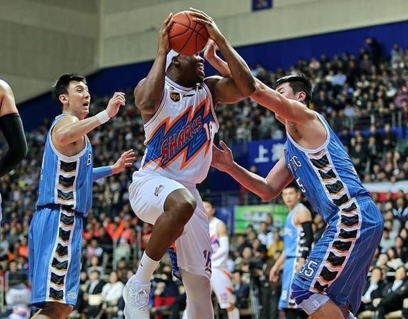 德信官网下载-灰熊队核心伤愈复出，球队士气大振