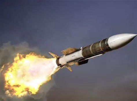 导弹苏打击主力中场重伤,球队战力大打折扣 导弹苏打击主力中场重伤,球队战力大打折扣