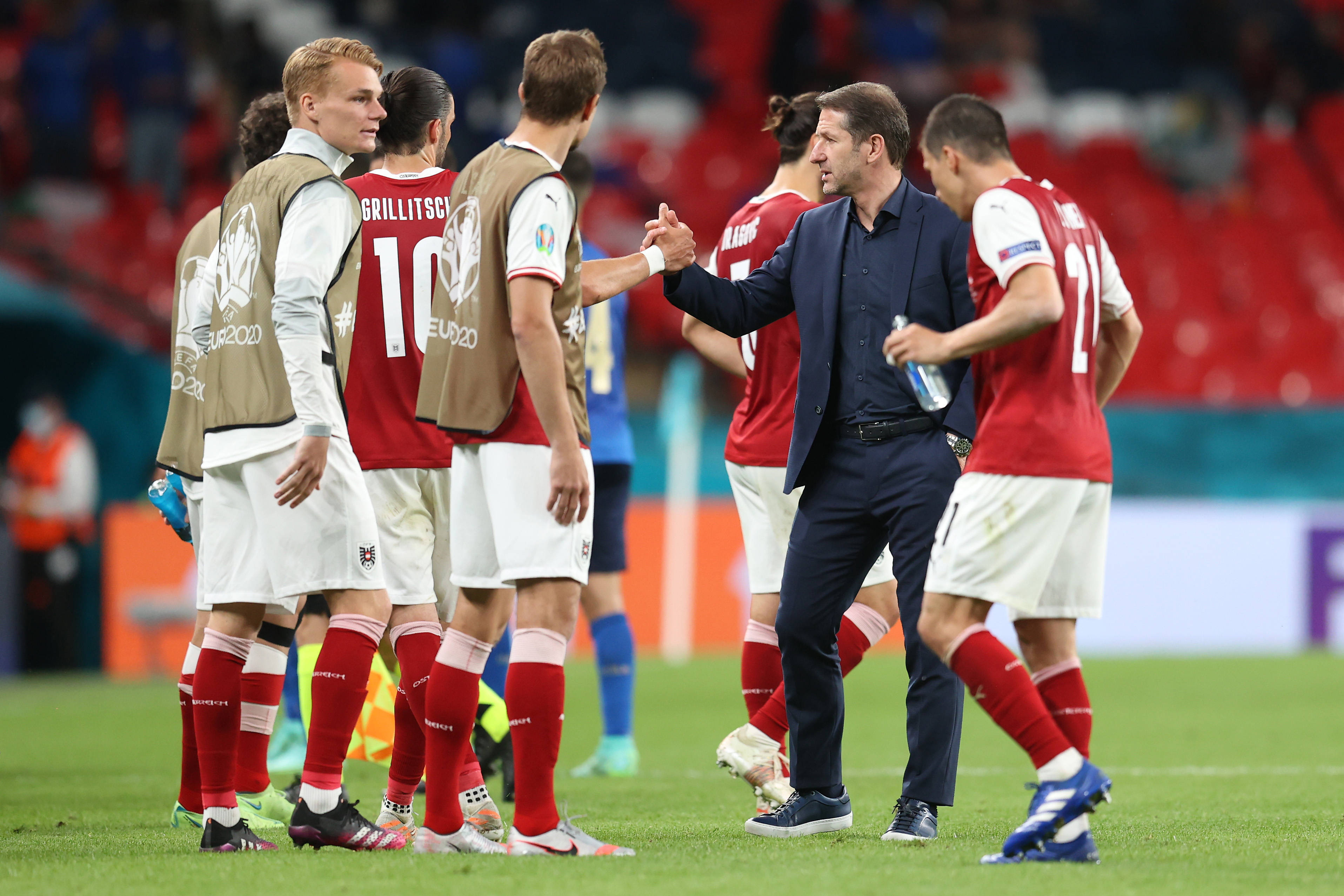 波兰大胜奥地利,锁定欧锦赛资格 波兰大胜奥地利,锁定欧锦赛资格