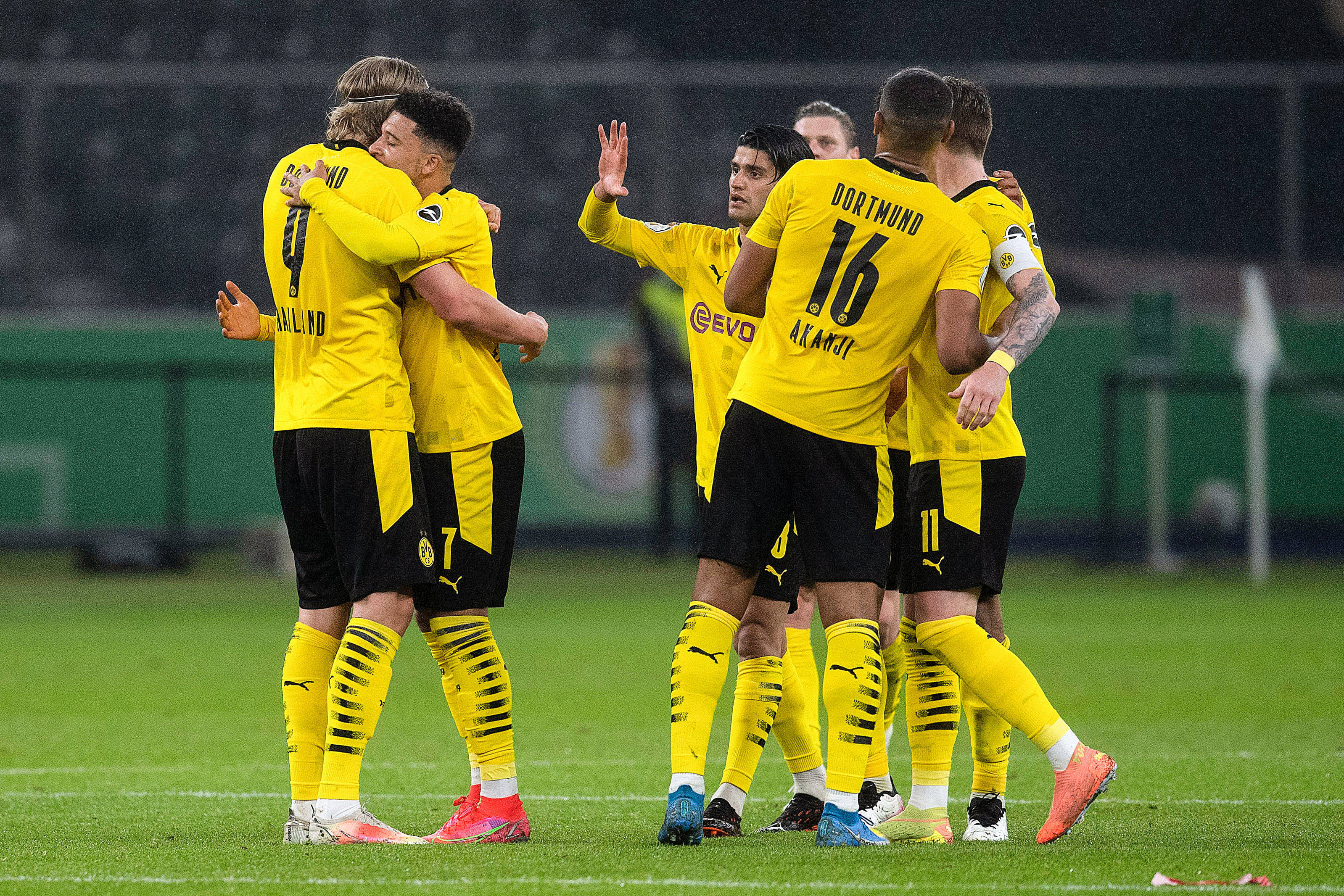 德信app-尤文图斯客胜，欧冠四强席位稳固