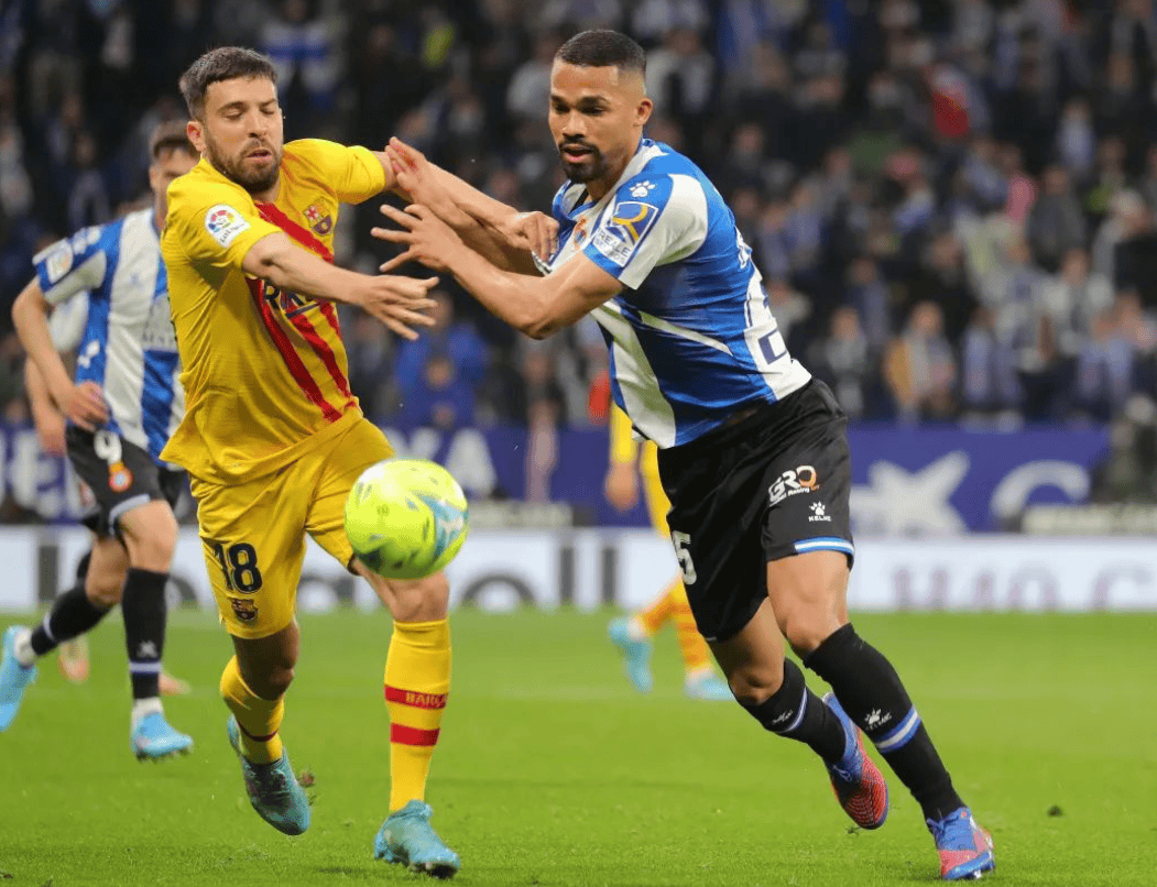 德信官网下载-比利亚雷亚尔主场惨败，欧战希望受挫