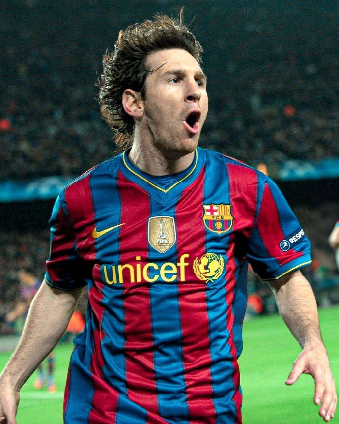 德信app下载-西甲巨星登顶！梅西领衔巴塞罗那击败巴黎圣日耳曼