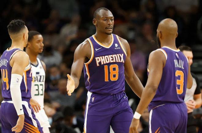 摩特比拿队以绝对优势获得比赛胜利