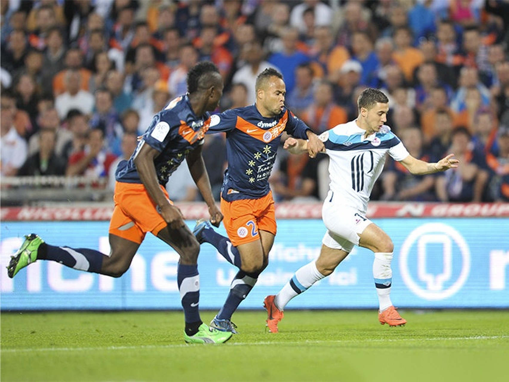 德信体育-乐福血拼进攻，法国足球联赛选手高度紧张