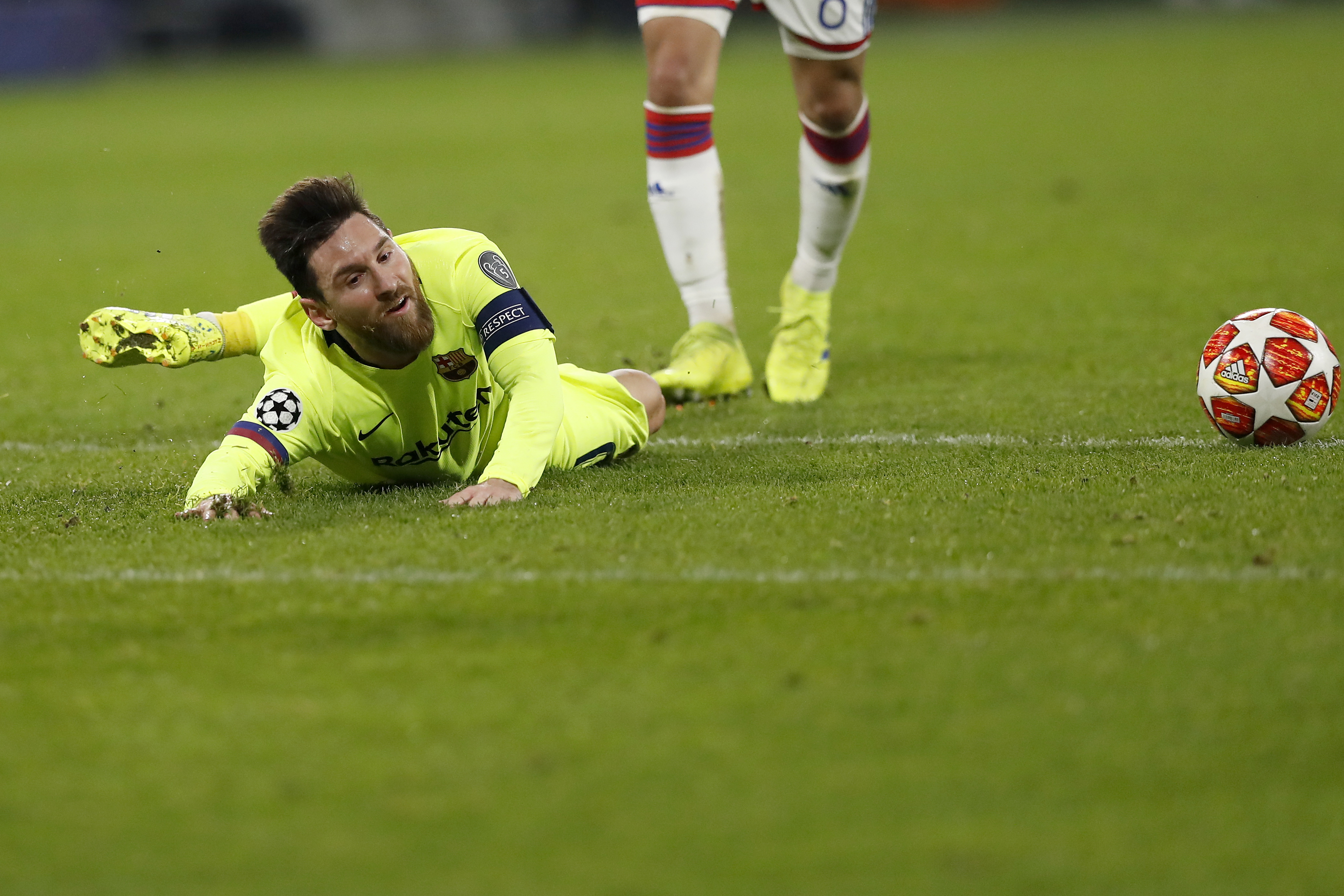 乐福血拼进攻，法国足球联赛选手高度紧张