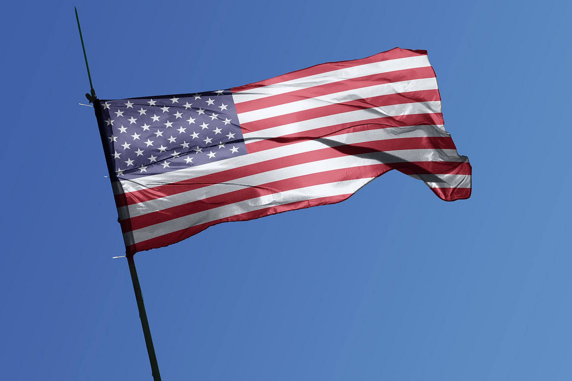 赛季中突如其来的大新闻，球坛一时轰动