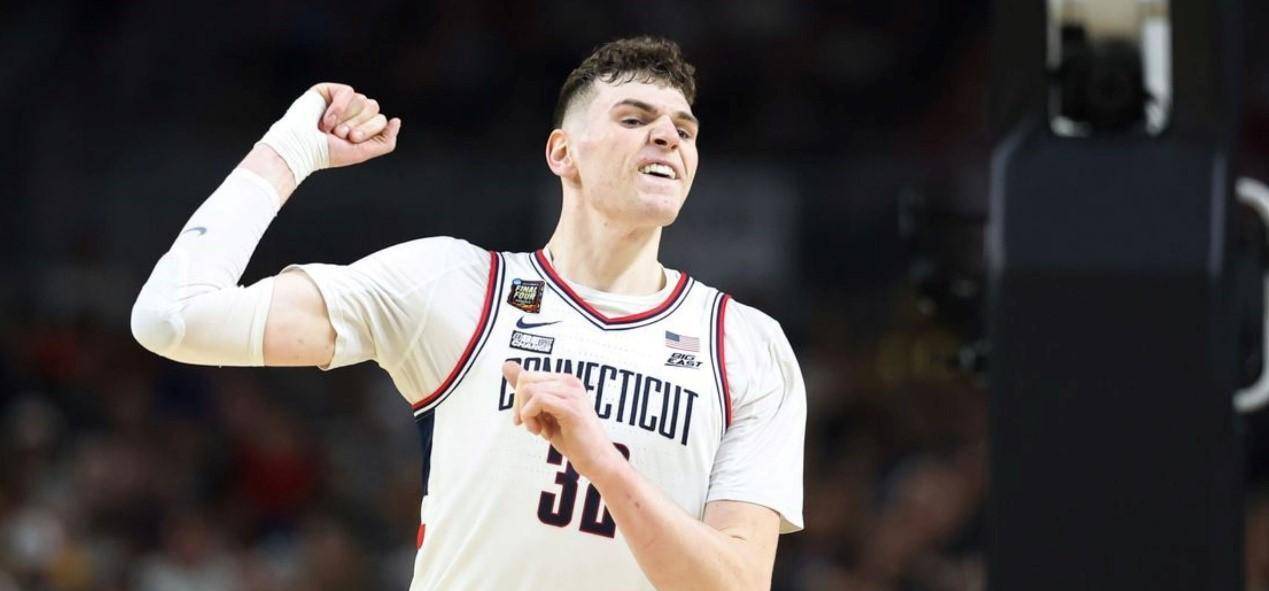 德信体育app下载-热议球员表现，谁将脱颖而出成熟