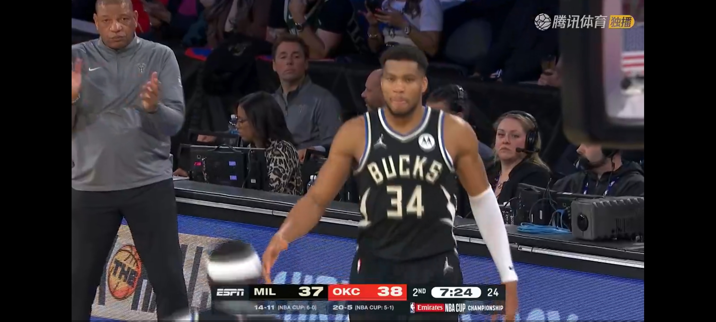 雄鹿击败雷霆，取得三连胜！