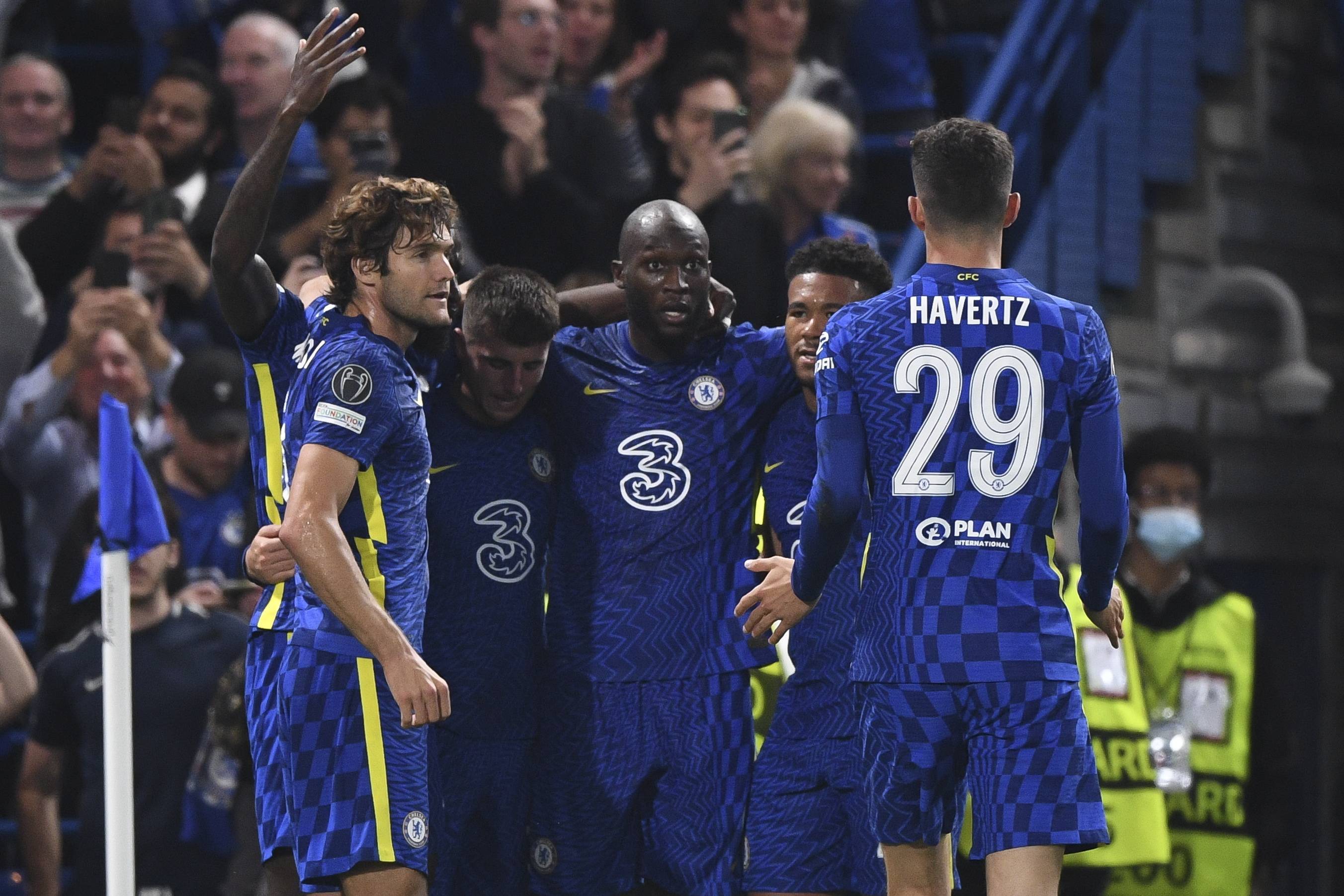 热刺客场大胜，英超争冠集团再次拉近