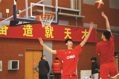 科特布斯主教练透露战术打法备战后一场比赛