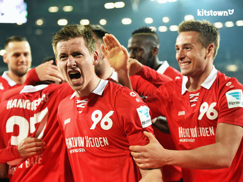 雷根斯堡主场大胜，继续保持领先优势