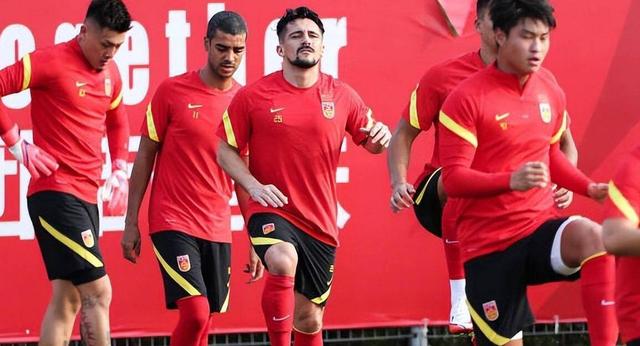 国内足球联赛外援政策调整，加快国内球员成长速度