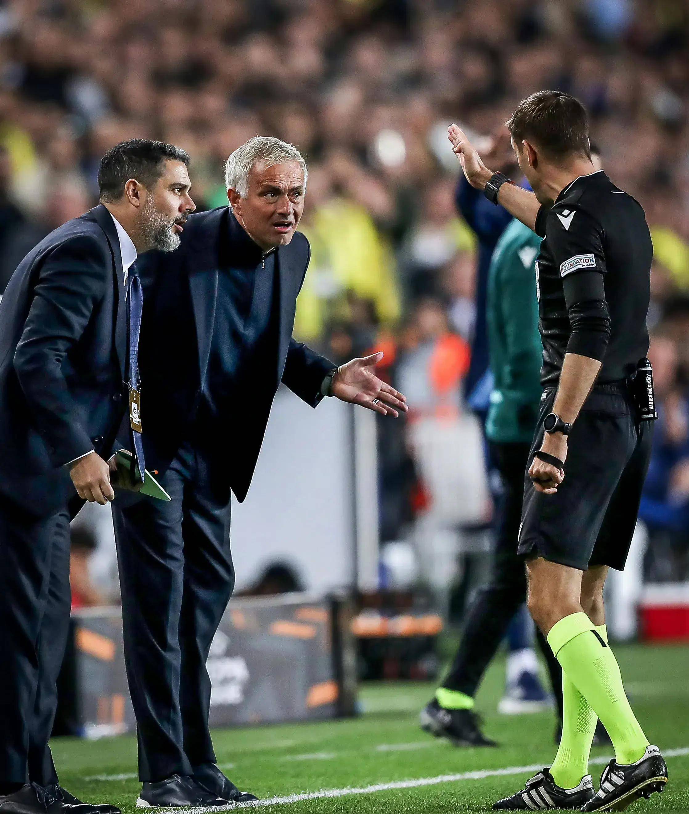 切尔西客场遭遇惨败，阵痛加剧