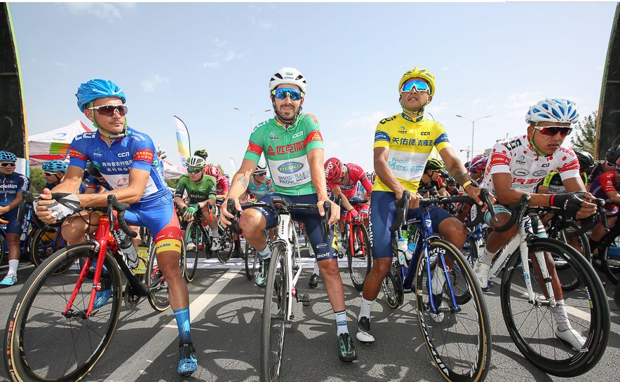 重庆队击败青海队，赢得比赛