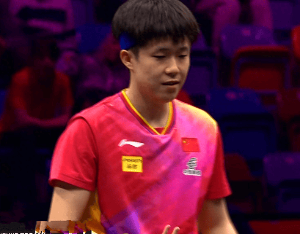 德信app下载-摩泽球员火力全开，轻松击败对手