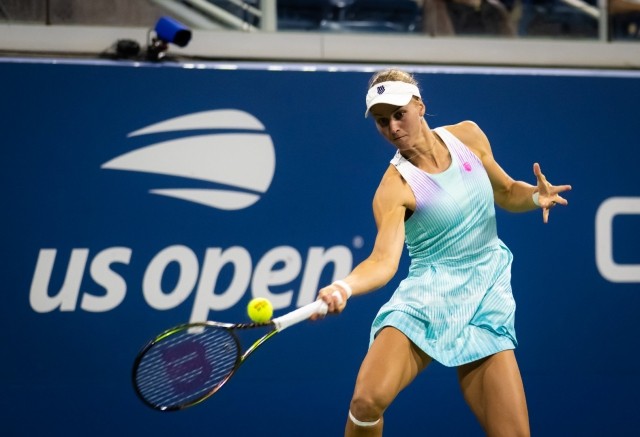 摩泽球员火力全开，轻松击败对手