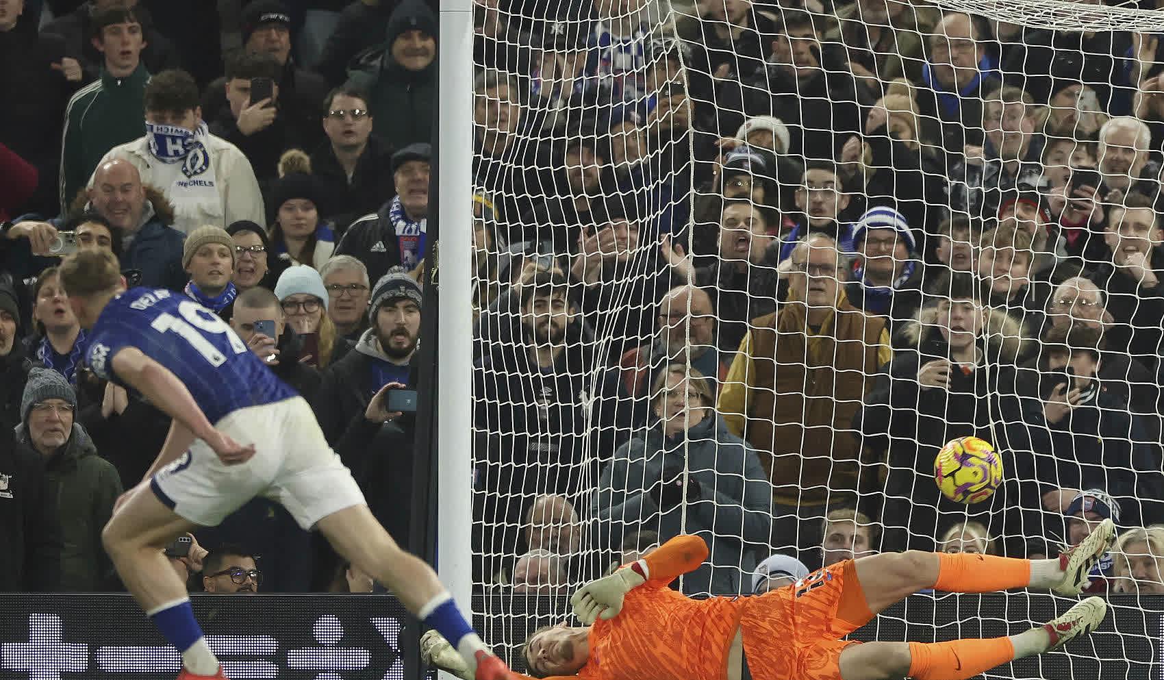 德信体育-切尔西防守稳固，对手难以突破