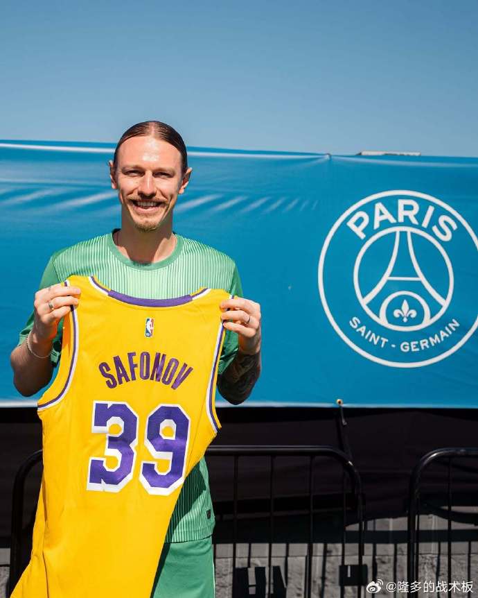 德信体育-巴黎圣日耳曼俱乐部青训学院培养出新星