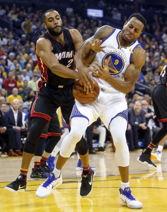 德信体育app下载-斯托拉奇砍伊戈达拉38分，步行者完胜勇士